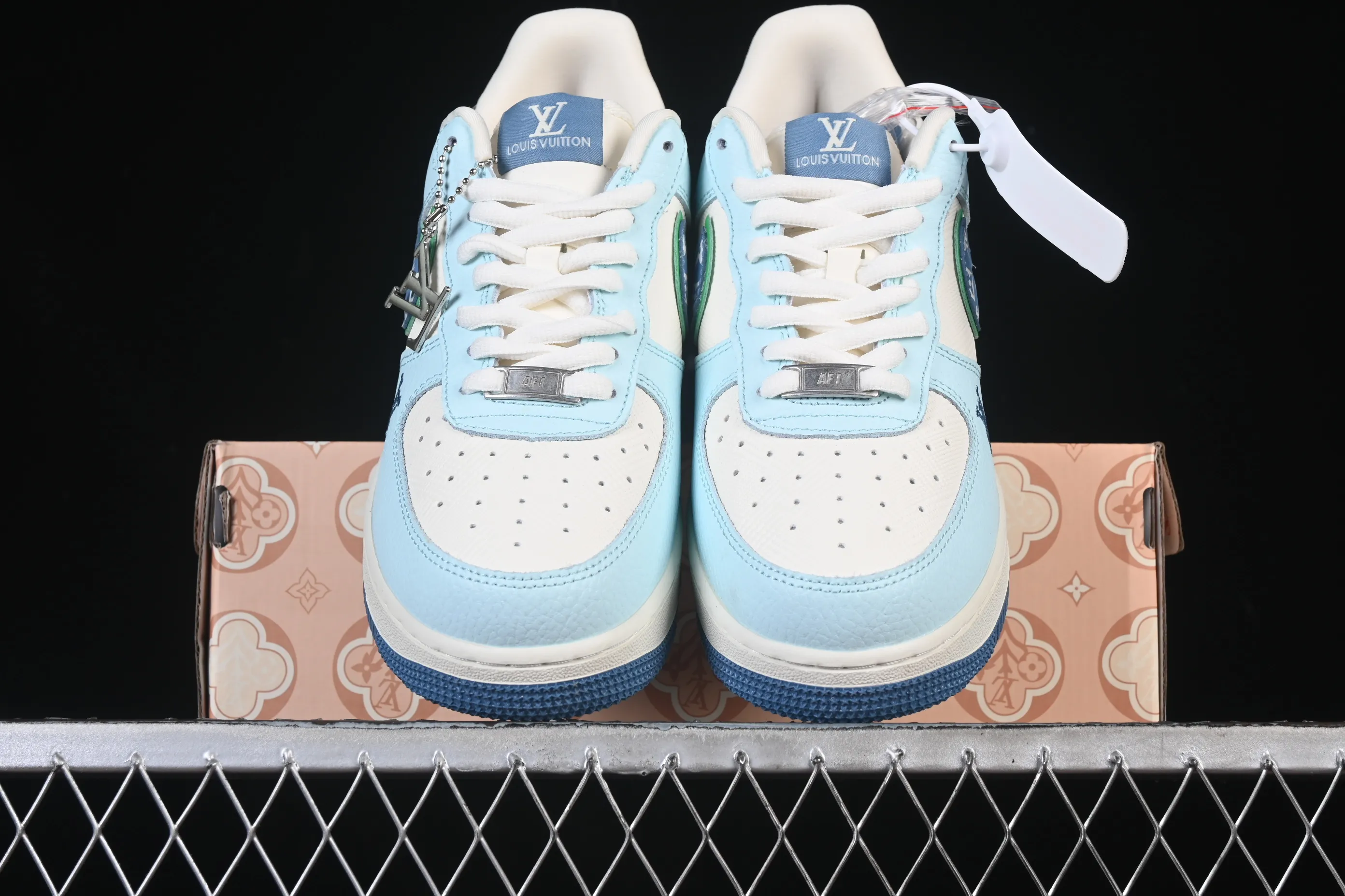 All categories Nk Air Force 1 Air Force series Nk Air Force 1 Low Air Force low-top Nike Air Force 1'07 Low LV joint white and blue Air Force 1 low-top casual sneakers YF9511-809